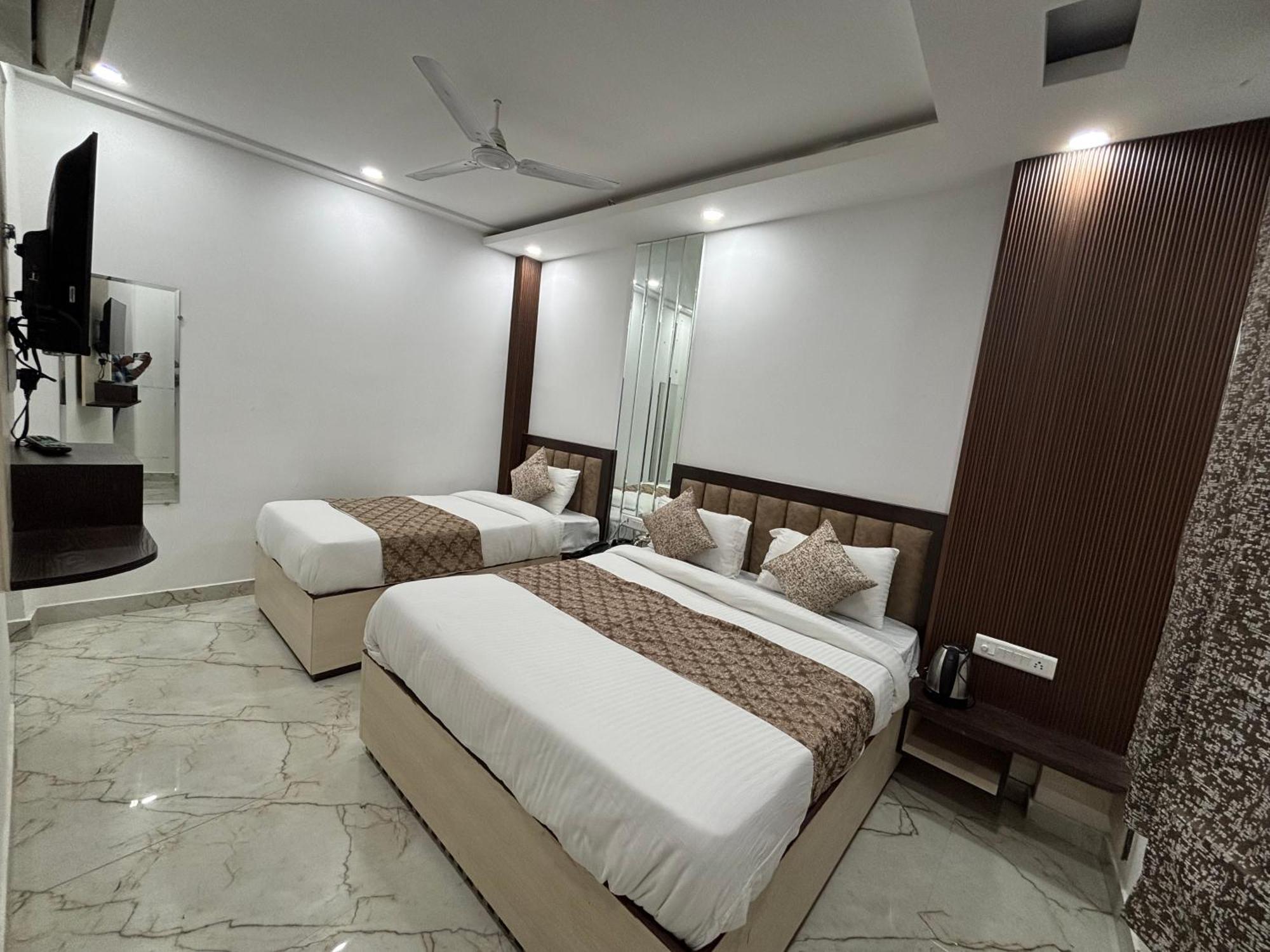 Cg Internationl By Sweet Guest House New Delhi Exteriör bild